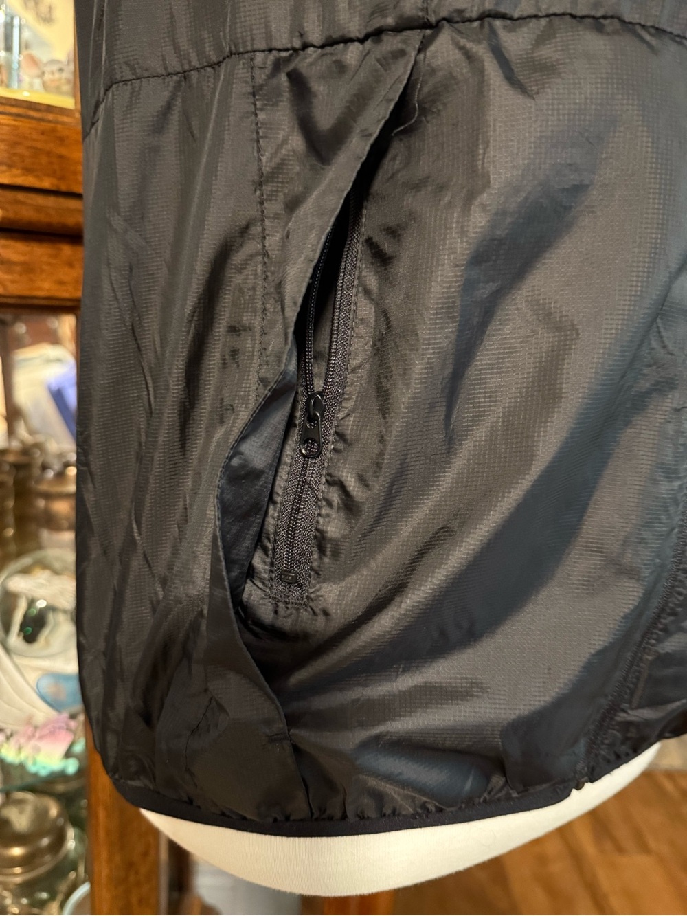 Zyia Active Women's Black Trainer Hooded Vest Windbreaker Packable - Picture 13 of 14